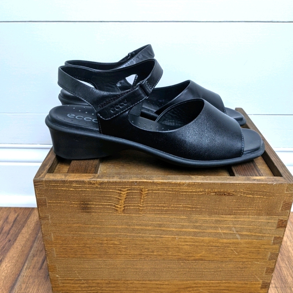 Ecco Vegetable Tanned Leather Slingback Sandals